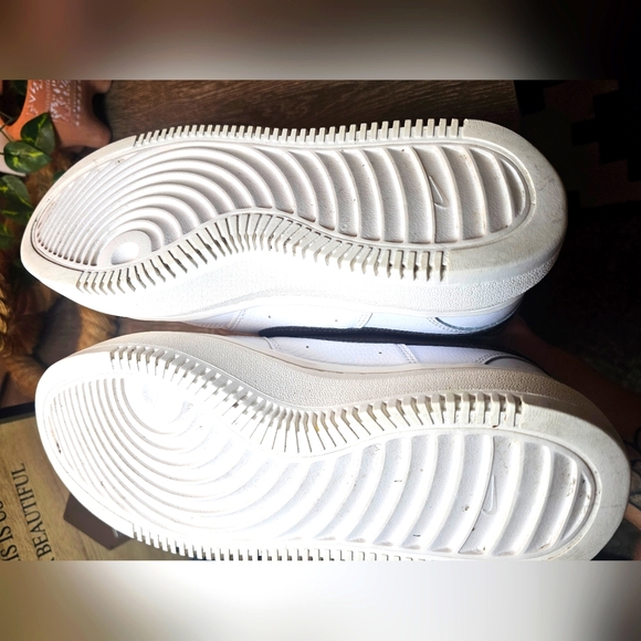 ❌️SOLD❌️Nike Court Vision Alta White Baroque - Picture 5 of 11